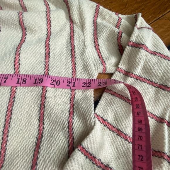 BILLABONG hoodie! Lightweight and SOFT! Cute & practical! Front pocket💖 EUC🤩 - Picture 3 of 9